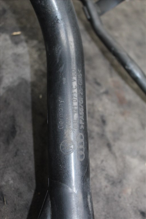 Audi A4/B8 2007-2013 2.0D CAGA vízcső 03L121071C 2. kép