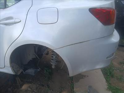 Lexus IS 220d face lift bal hátsó komplett vágott negyed 