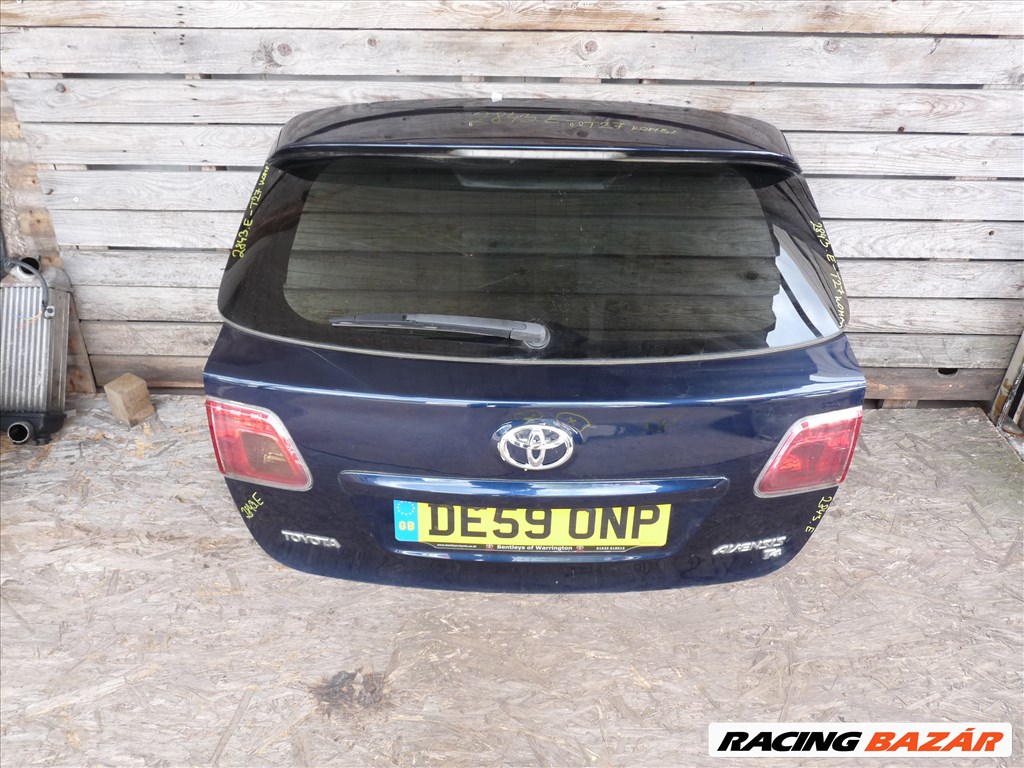 Toyota Avensis (T270) csomagtérajtó  2. kép