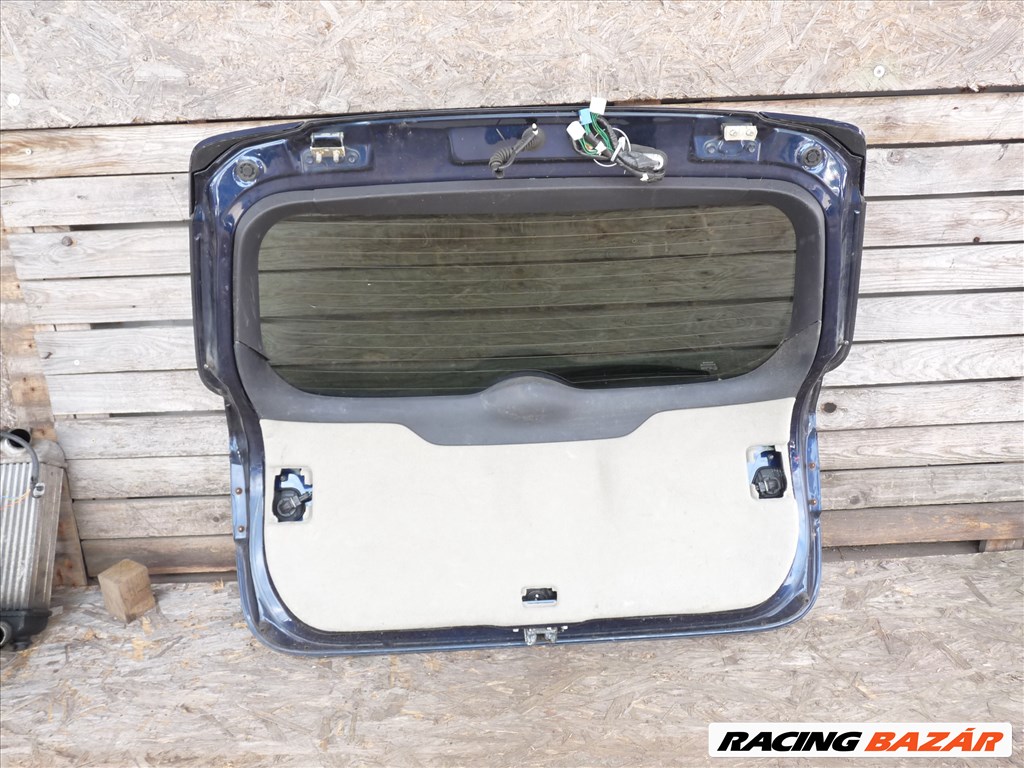 Toyota Avensis (T270) csomagtérajtó  6. kép