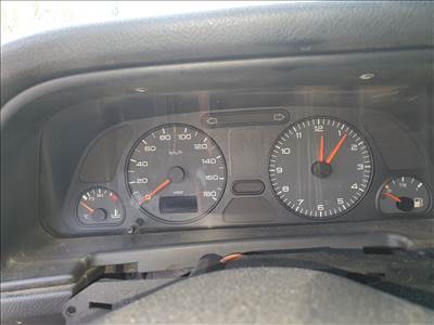 Peugeot 306 Kilométer km óra 