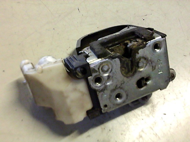 ALFA ROMEO ROMEO 147 00.10-04.10 Jobb első ajtó zárszerkezet központizáras 1. kép