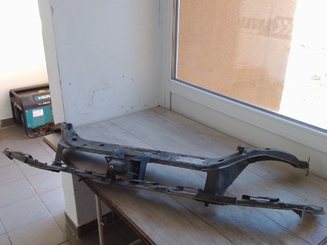 FORD FOCUS 98-04 Homlokfal zárhíd 1. kép