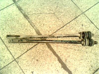 NISSAN PICKUP 1985.09-1998.02 Futómű kitámasztó első