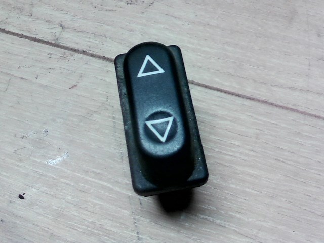 PEUGEOT 306 93-97 Jobb első ablakemelő kapcsoló 1. kép