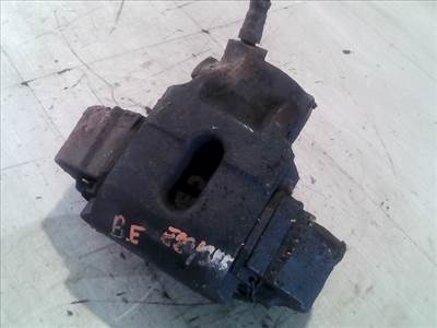 RENAULT TRAFIC -94 Bal első féknyereg munkahengerrel