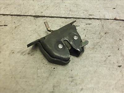 SUZUKI SWIFT 96-05 Csomagtér ajtó zárszerkezet