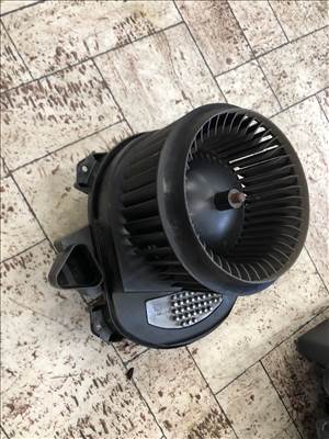 Mercedes Benz A , B , CLA , GLA Legbefúvó ventilátor , fűtő ventillátor , belső keringető ventilátor a2469064200