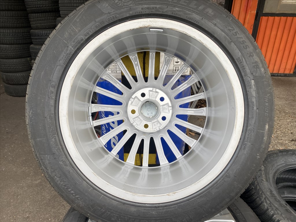 Audi A6 4K0 jelenlegi tipus gyári 8X18-as 5X112-es ET36-os könnyűfém felni garnitura eladó 5. kép