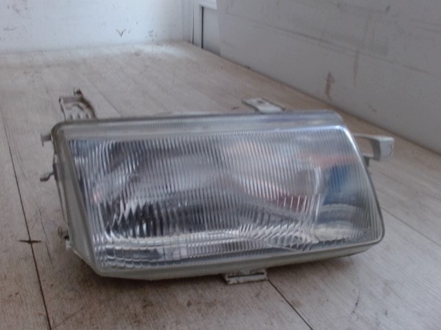 SUZUKI SWIFT 96-05 Jobb első fényszóró 1. kép