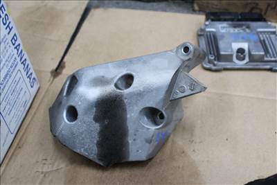Seat Ibiza 1.4D 2008  BMS motor tartó bak 045199207H