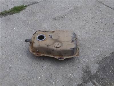 DAIHATSU COURE Üzemanyagtank