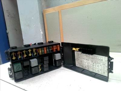 FORD FOCUS 98-04 Biztosítéktábla BCM BSI BSM SAM GEM modul Motortér