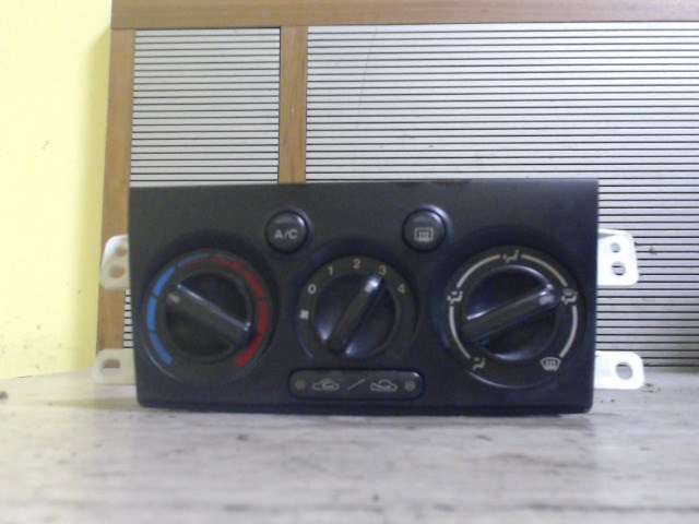 MAZDA PREMACY 99.01-05.10 Fűtés vezérlő panel 1. kép