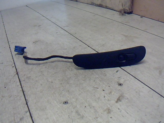 OPEL VECTRA B 96-99 Jobb első ablakemelő kapcsoló 1. kép