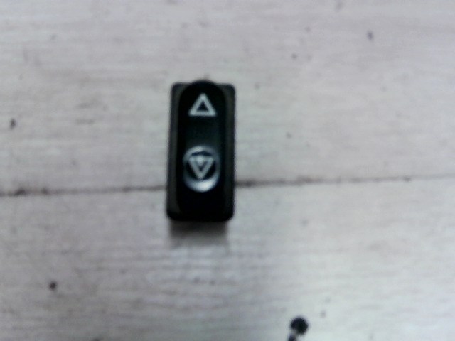 PEUGEOT 306 93-97 Bal első ablakemelő kapcsoló 1. kép