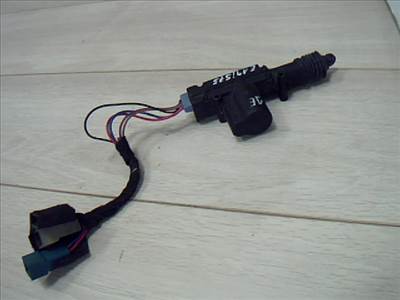 SEAT CORDOBA 99-02 Jobb első központi zár motor