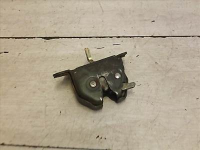 SUZUKI SWIFT 96-05 Csomagtér ajtó zárszerkezet