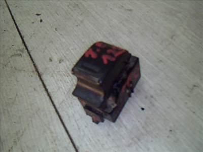 TOYOTA AVENSIS 01-03 Jobb első ablakemelő kapcsoló