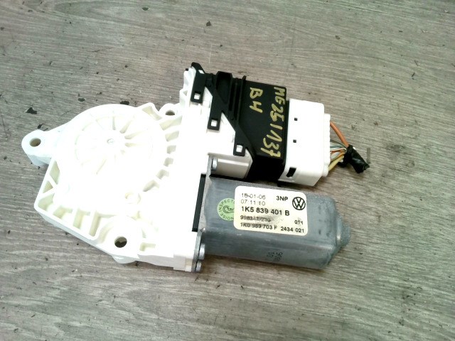 VOLKSWAGEN JETTA V 05-10 Bal hátsó ablakemelő motor 1. kép