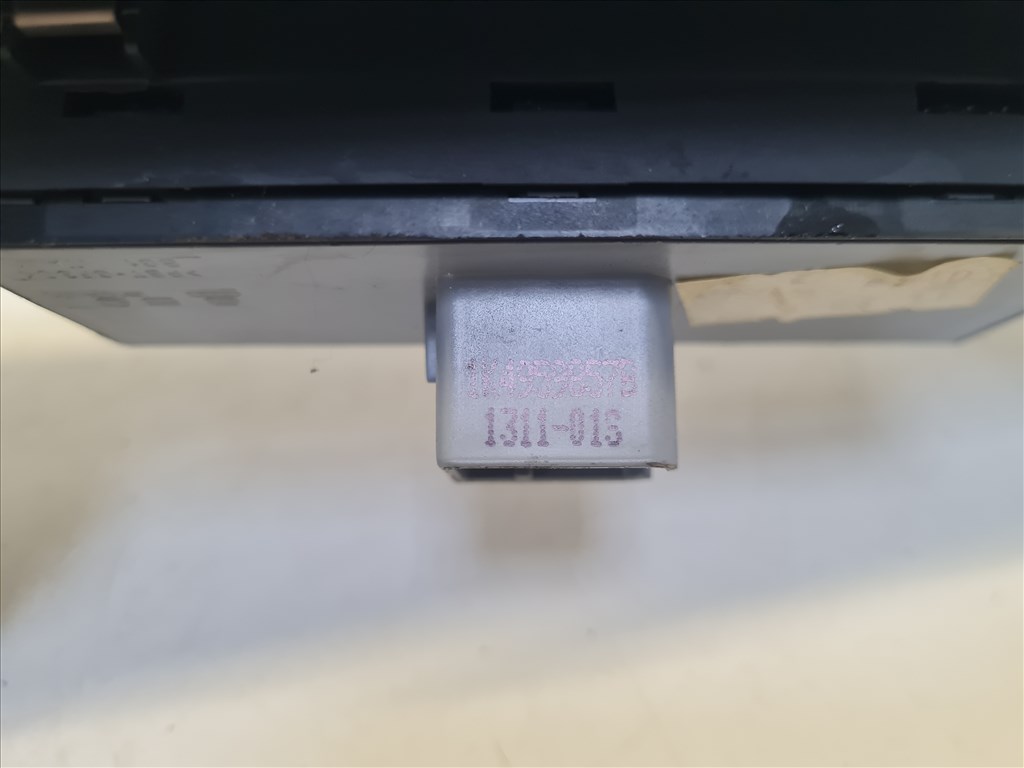 Volkswagen Golf VI bal első ajtóbehúzó (21560, 21561, 21562) 1k4868049c 1k4959857b 8. kép