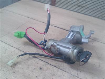 DAIHATSU APPLAUSE Gyújtáskapcsoló