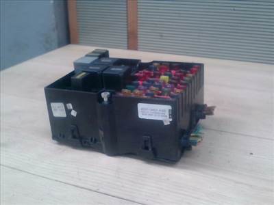 FORD Fiesta 02-05 VAN Biztosítéktábla BCM BSI BSM SAM GEM modul Utastér