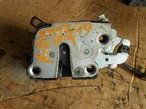 SUZUKI SWIFT 89-96 Jobb első ajtó zárszerkezet mechanikus