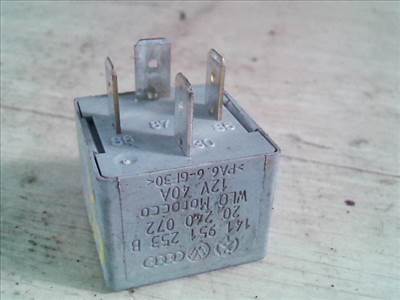 VOLKSWAGEN passat 00.11-05.02 b5.5 relé