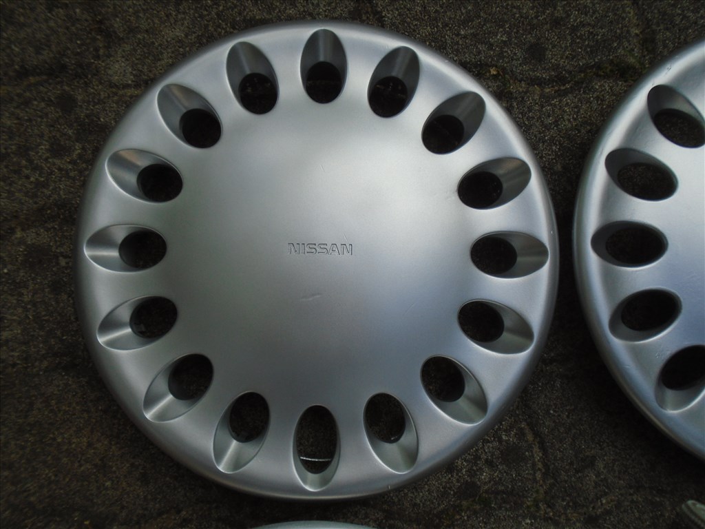 NISSAN 13" régi gyári dísztárcsa garnitúra 2. kép
