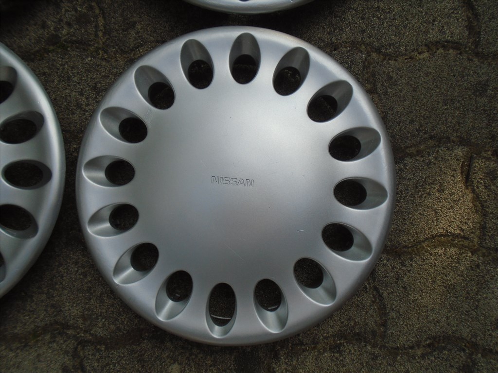 NISSAN 13" régi gyári dísztárcsa garnitúra 4. kép