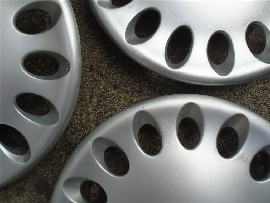 NISSAN 13" régi gyári dísztárcsa garnitúra 6. kép