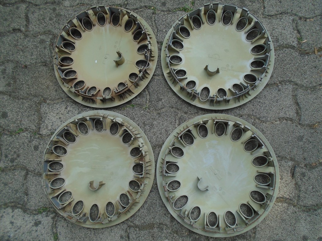 NISSAN 13" régi gyári dísztárcsa garnitúra 9. kép