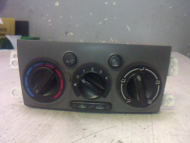 MAZDA PREMACY 99.01-05.10 Fűtés vezérlő panel 1. kép