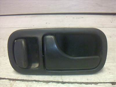 NISSAN PRIMERA P10 90.10-96.10 Bal első belső kilincs