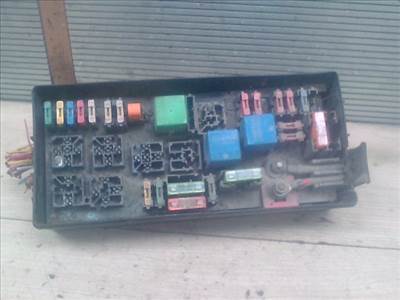 PEUGEOT EXPERT 1995.09.01-2003.12.31 Biztosítéktábla BCM BSI BSM SAM GEM modul Motortér