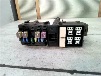 SUZUKI LIANA Biztosítéktábla BCM BSI BSM SAM GEM modul Motortér