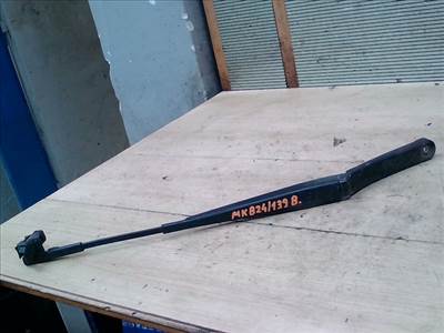 VOLKSWAGEN Golf V. 2003.10 - 2008.09 Ablaktörlő kar bal első