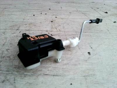 VOLKSWAGEN JETTA V 05-10 Központizár motor tankajtóhoz