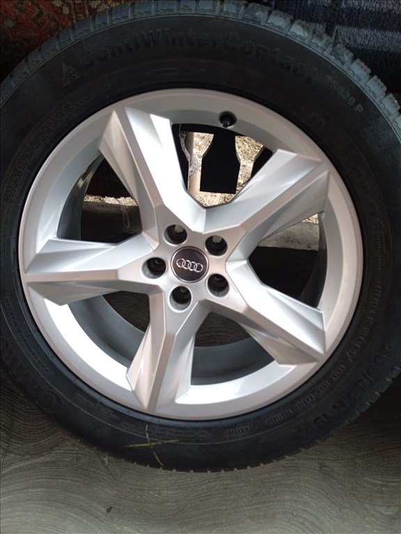 gyári 19 collos AUDI Q7 4M alufelnik téligumikkal 2. kép