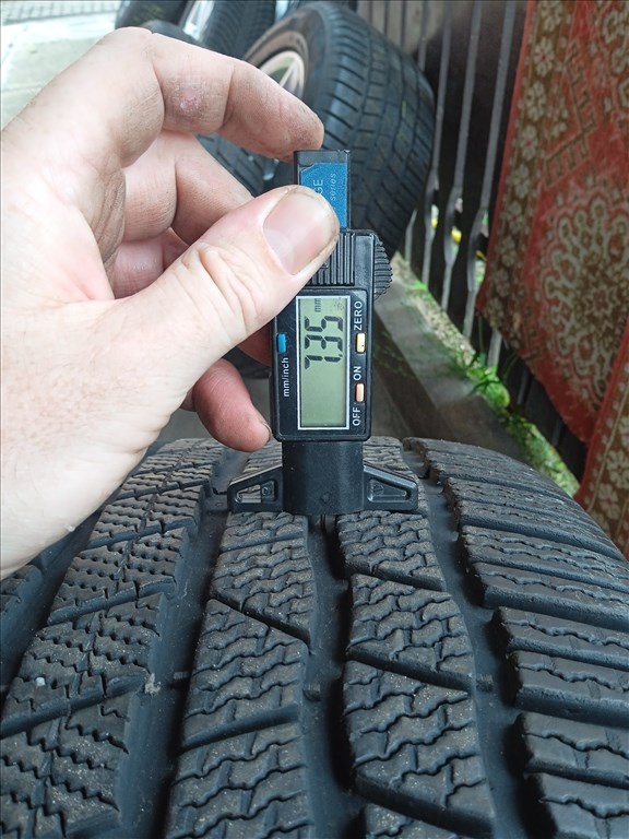 gyári 19 collos AUDI Q7 4M alufelnik téligumikkal 7. kép