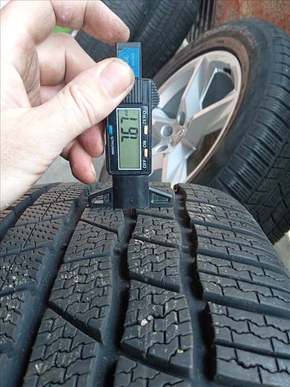 gyári 19 collos AUDI Q7 4M alufelnik téligumikkal 8. kép