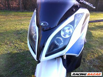 KYMCO DOWNTOWN 125CM3-ES ROBOGÓRÓL :KOMPLETT FEJIDOM LÁMPÁKKAL