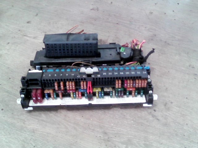 BMW E46 98-05 Biztosítéktábla BCM BSI BSM SAM GEM modul  1. kép