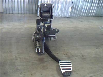 INFINITI G37 Cabrio Kuplung pedál