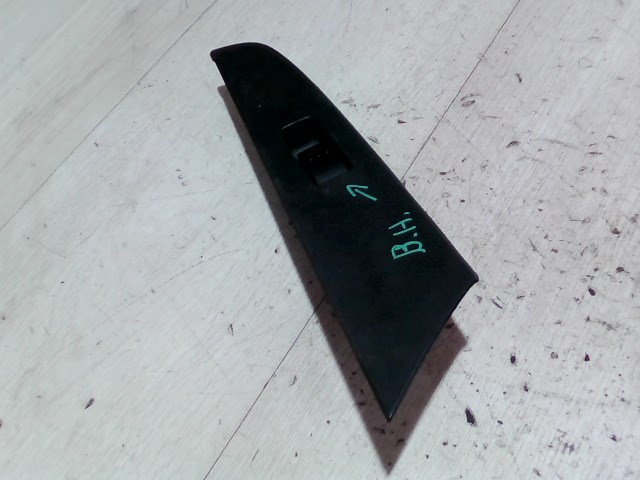 MAZDA 3 03.10-06.06 Bal hátsó ablakemelő kapcsoló 1. kép