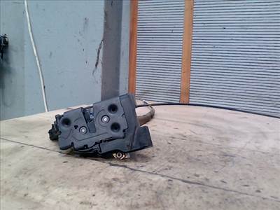 MAZDA 3 03.10-06.06 Jobb első ajtó zárszerkezet központizáras