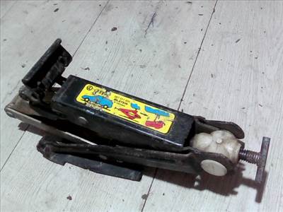 VOLKSWAGEN GOLF IV. Autóemelő