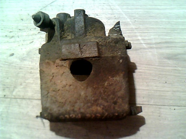 VOLKSWAGEN POLO VARIANT 97-01 Jobb első féknyereg munkahengerrel 1. kép