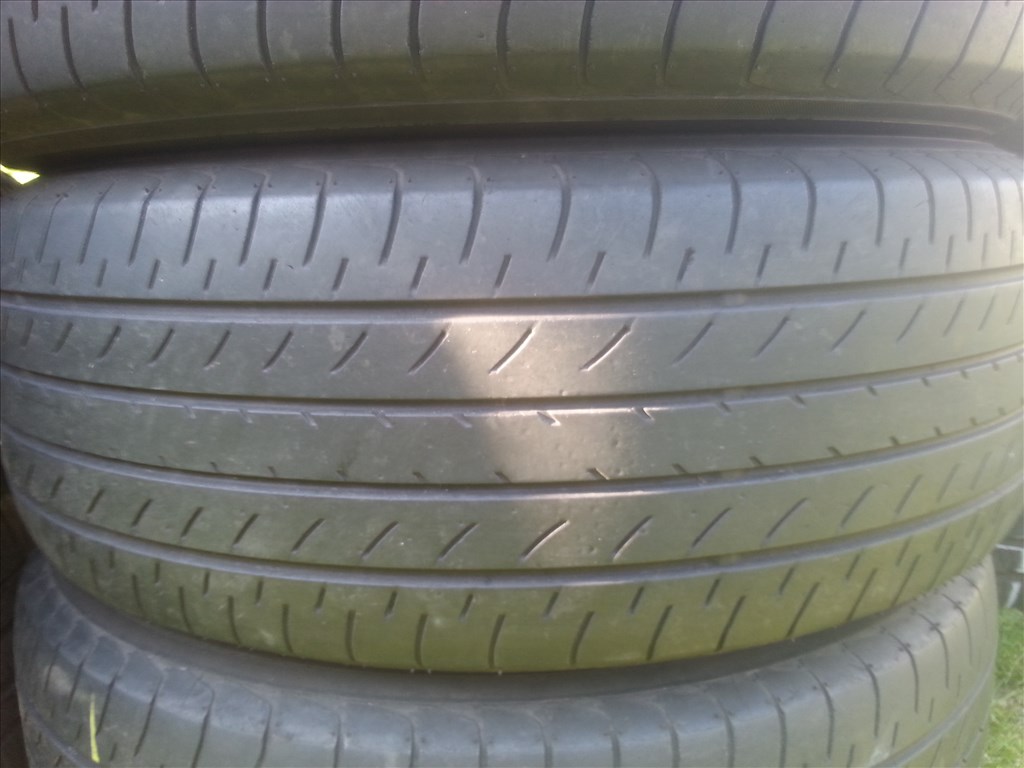  225/60R18 Yokohama nyári gumi garnitúra 3. kép